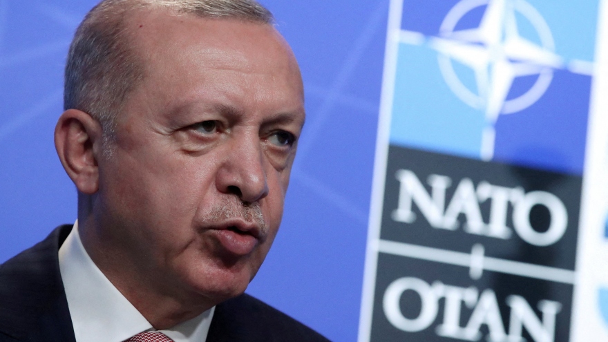 Bloomberg: Thổ Nhĩ Kỳ nêu điều kiện để NATO kết nạp Thụy Điển và Phần Lan
