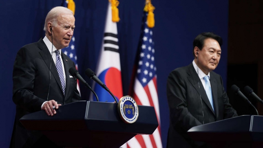 Ông Biden thăm Hàn Quốc: Mỹ sẽ cứng rắn hơn với Triều Tiên, dè chừng Trung Quốc
