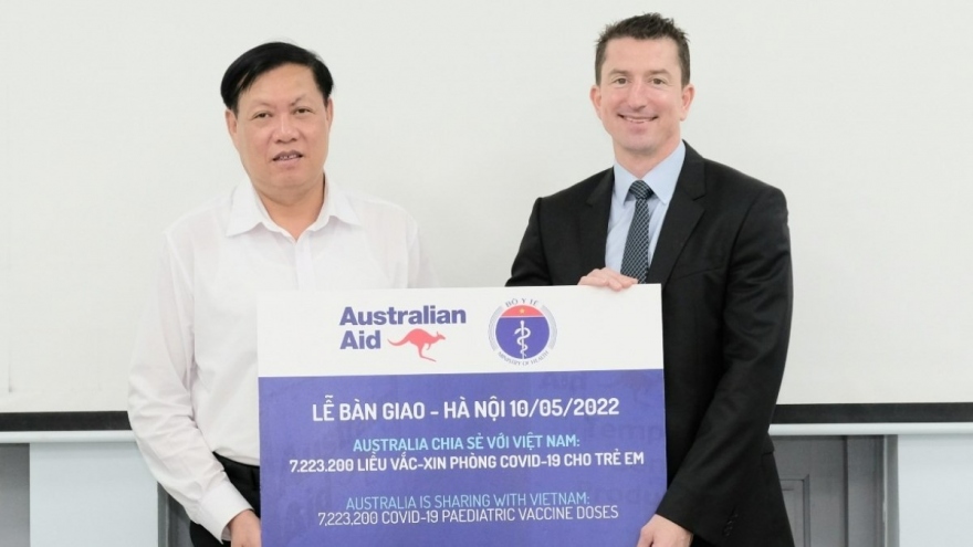 Việt Nam tiếp nhận 7,2 triệu liều vaccine do Australia viện trợ