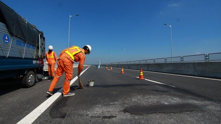 "Tối hậu thư" yêu cầu VEC khắc phục ngay hư hỏng đường cao tốc Đà Nẵng - Quảng Ngãi