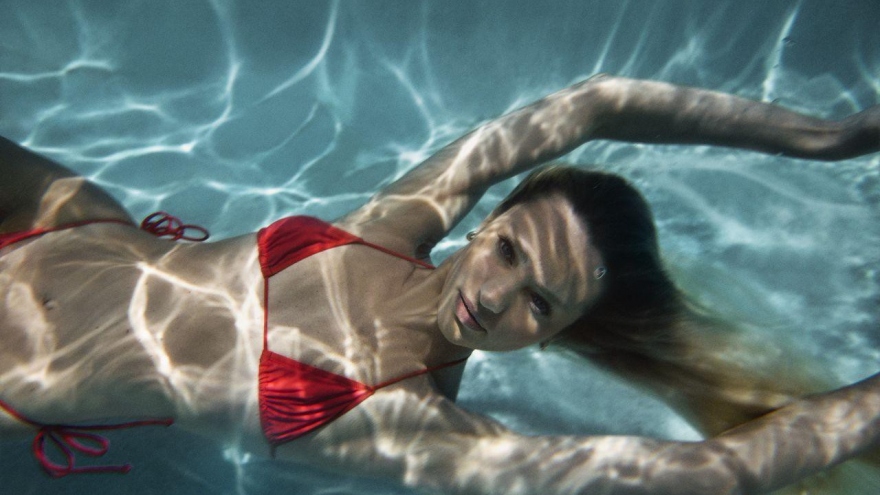 "Thiên thần nội y" Candice Swanepoel gợi cảm với bikini