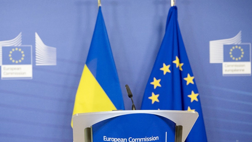 Dư luận nói gì về việc EU quyết định trao quy chế ứng viên cho Ukraine?