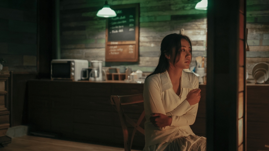 Văn Mai Hương hé lộ teaser ca khúc mới khiến fan "đứng ngồi không yên"