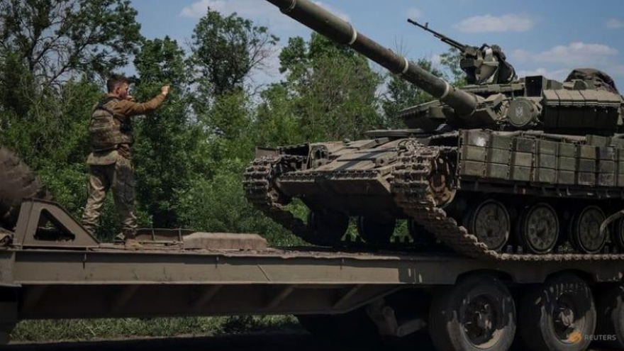 Chiến sự ở Donbass tăng nhiệt, Nga - Ukraine thay chiến thuật và đổi mục tiêu