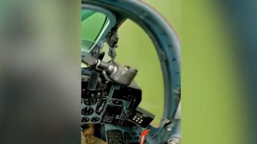 Cảnh phi công Ukraine cơ động nhanh tránh tên lửa Nga