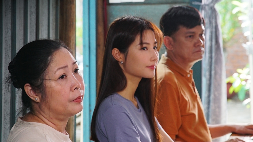 NSƯT Hữu Châu khóc hết nước mắt vì vai diễn, Diễm My nghẹn ngào chia sẻ về mẹ