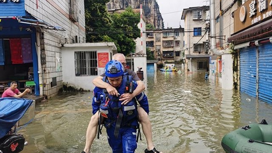 Mưa lớn ở miền Nam Trung Quốc khiến lũ trên 25 con sông vượt mức báo động