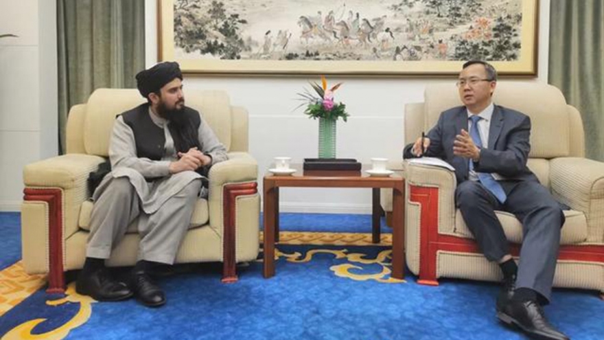 Quan chức Trung Quốc lần đầu tiên công khai gặp Đại biện lâm thời của Taliban