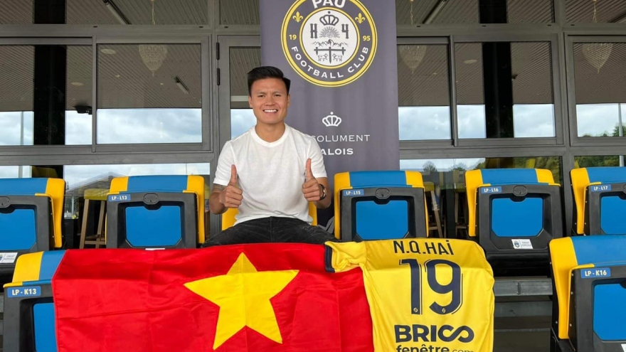 Chính thức: Quang Hải gia nhập Pau FC, nhận áo số 19 quen thuộc