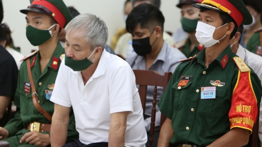 Nói lời sau cùng, cựu Thiếu tướng Lê Văn Minh mong sớm được "trở về chăm sóc mẹ"