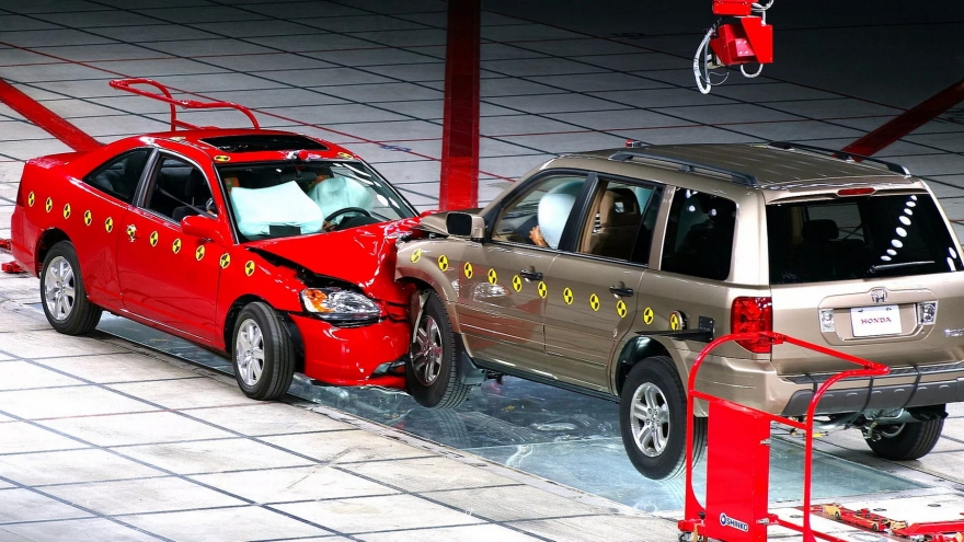 Tại sao số ca tử vong vì tai nạn giao thông của Mỹ tăng còn Canada lại giảm?