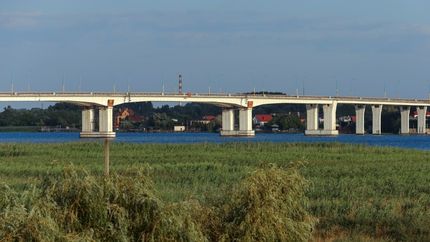 Ukraine tấn công 3 cây cầu ở Kherson