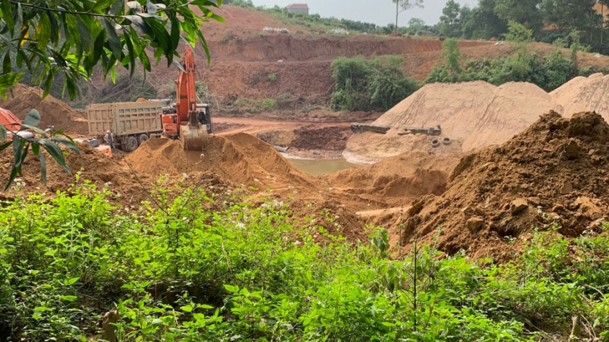 Khai thác đất trái phép, doanh nghiệp ở Bắc Giang bị xử phạt gần 600 triệu đồng
