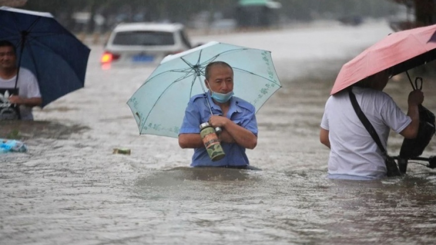Trung Quốc gia hạn cảnh báo cấp độ vàng về mưa bão