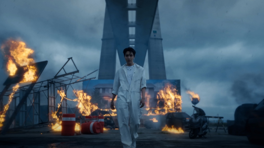 MV mới "Arson" của J-Hope cán mốc triệu view chỉ sau ít phút