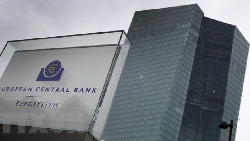 ECB quyết định tăng lãi suất lần đầu tiên trong 11 năm