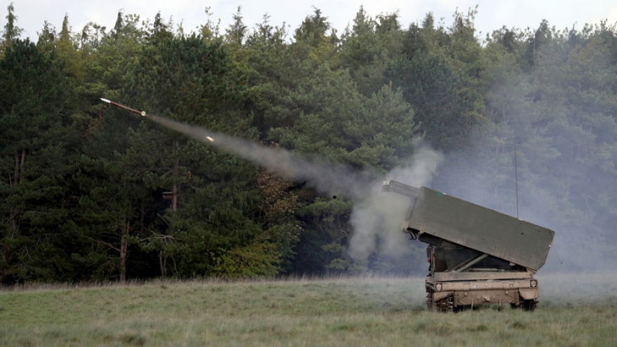 Ukraine lần đầu tiếp nhận tên lửa phóng loạt tầm xa M270 