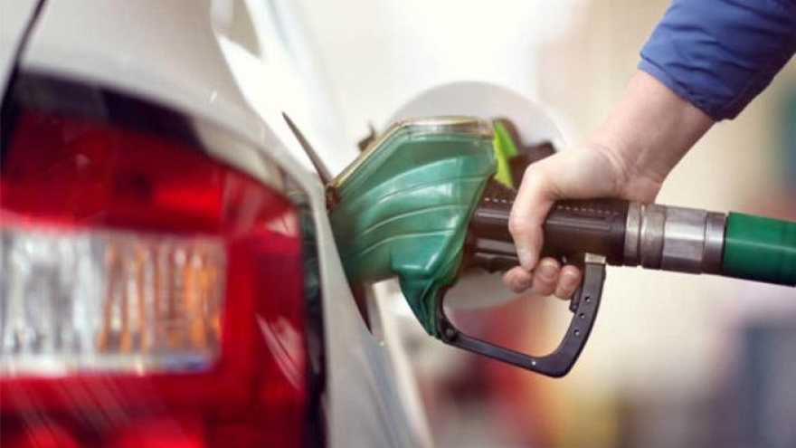 Giá xăng dầu thất thường, quỹ bình ổn "hết phép": Đến lúc bỏ?