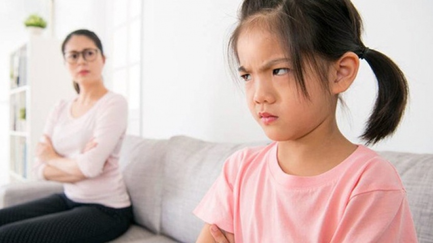 Những lời khuyên giúp bạn bình tĩnh đối phó với cơn giận dữ của trẻ