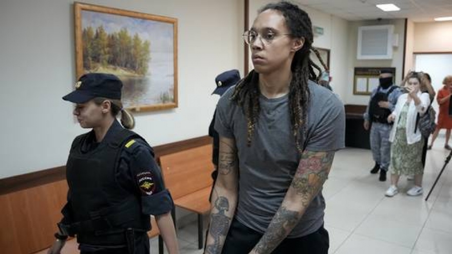 Cầu thủ bóng rổ Mỹ bị tòa án Nga tuyên án hơn 9 năm tù và phạt 1 triệu rúp