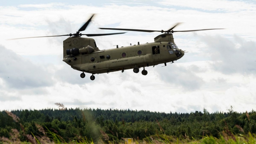 Mỹ tạm dừng hoạt động phi đội trực thăng Chinook