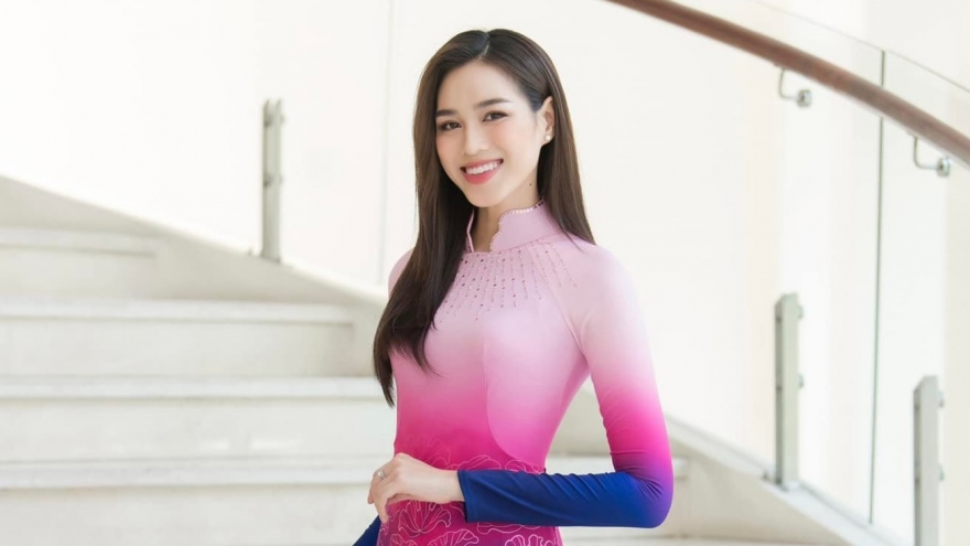 Hoa hậu Đỗ Thị Hà khoe sắc vóc đỉnh cao với áo dài nền nã