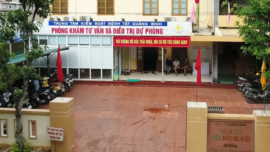 Kỷ luật Giám đốc Trung tâm Kiểm soát bệnh tật tỉnh Quảng Bình