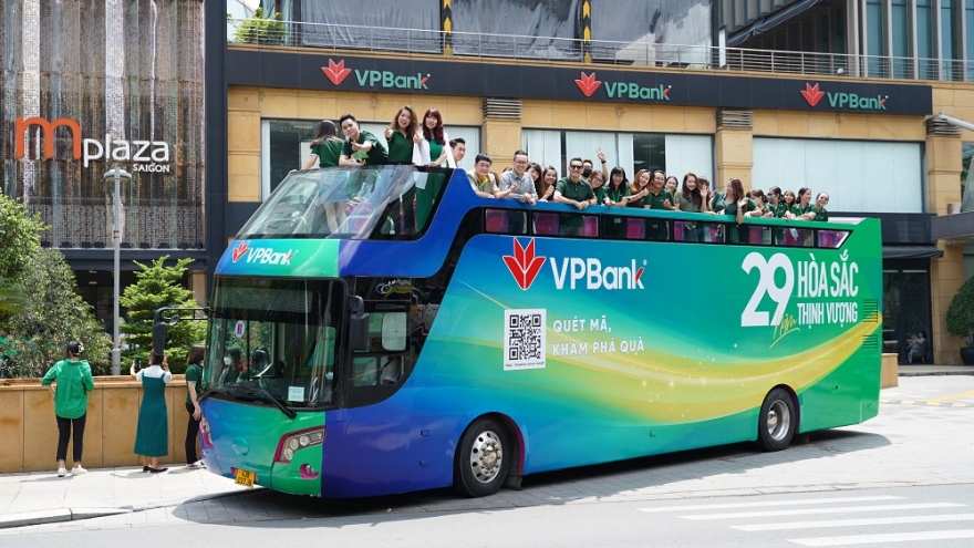 VPBank khởi động lễ hội mừng sinh nhật bằng chuyến xe “Thịnh Vượng”
