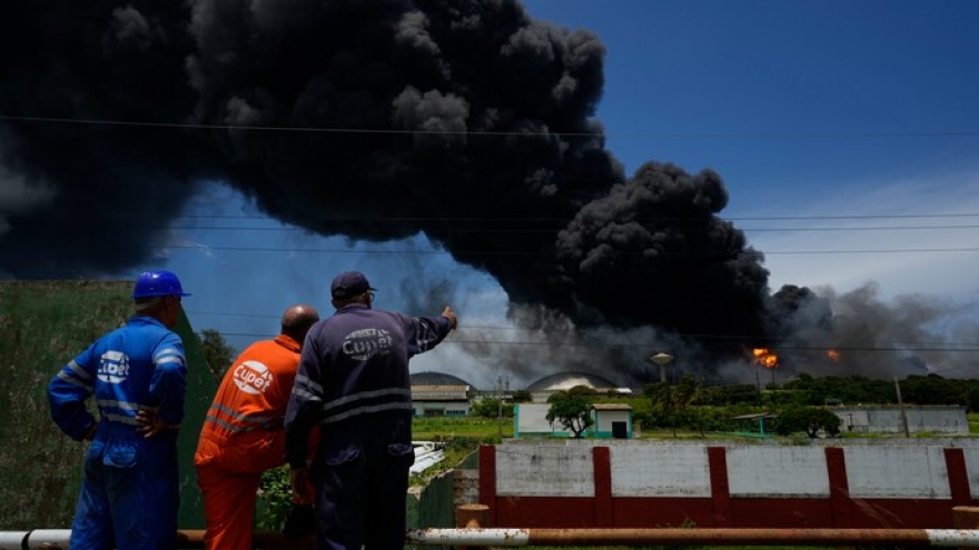 Cuba kêu gọi các nước hỗ trợ dập tắt vụ cháy kho dầu ở vịnh Matanzas