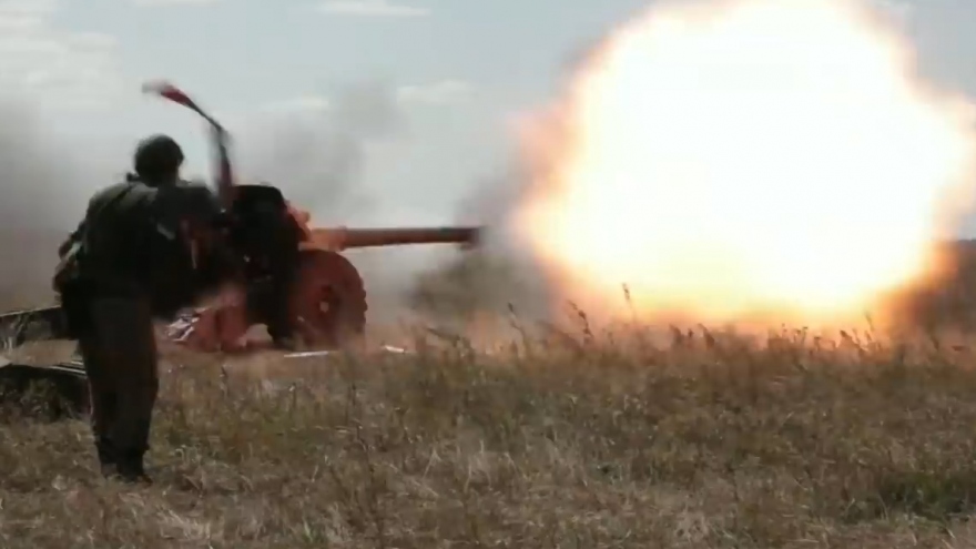 Súng cối và pháo mặt đất Nga dồn dập khạc lửa tiêu diệt mục tiêu