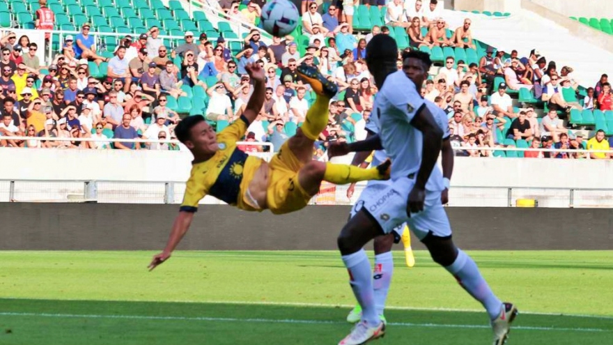 Chấm điểm Pau FC 0-0 Dijon: Tiếc cho Quang Hải