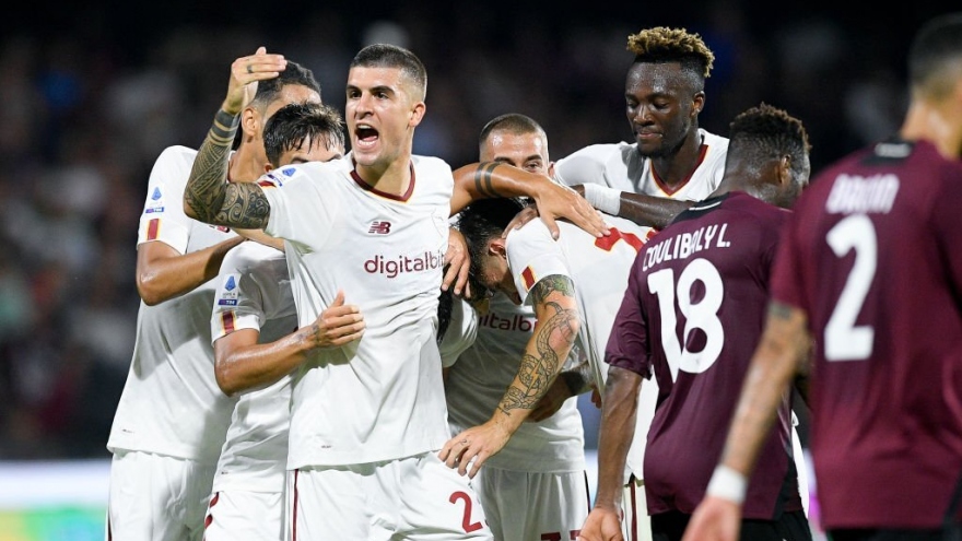 Vòng 1 Serie A: AS Roma chiến thắng, AC Milan tạm dẫn đầu