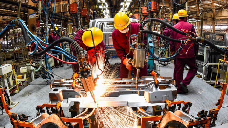 Kinh tế Trung Quốc phục hồi chậm trong tháng 7