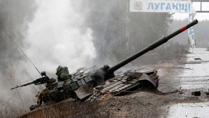 Nga bắn phá đoàn tàu quân sự của Ukraine, Kiev tấn công cây cầu ở Kherson