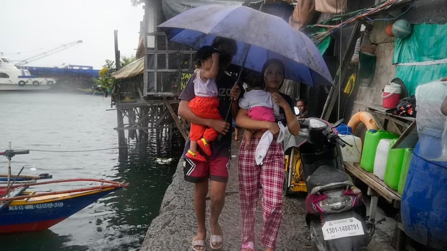 Siêu bão Noru đổ bộ Philippines, hàng nghìn người dân phải sơ tán