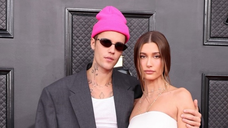 Vợ chồng Justin Bieber - Hailey Baldwin kỷ niệm 4 năm ngày cưới