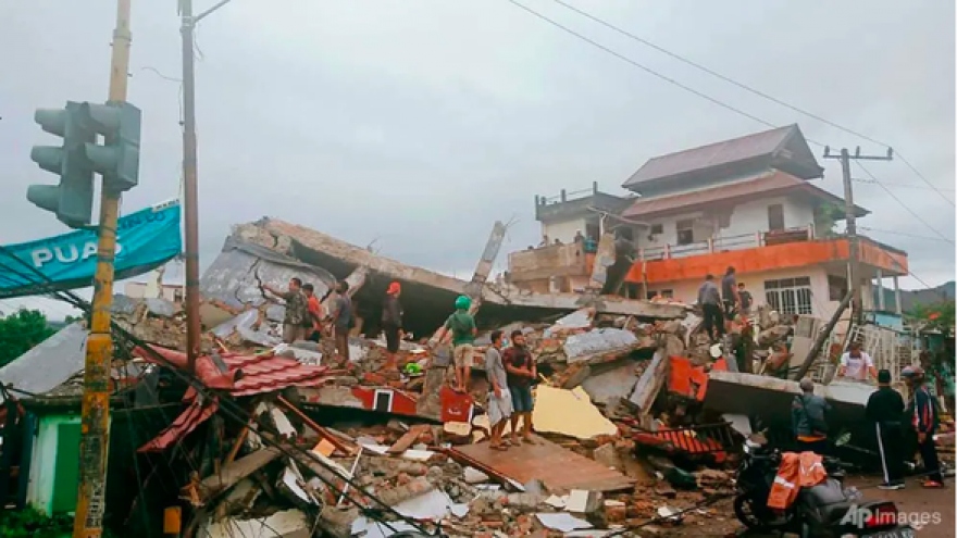 Hàng trăm người phải sơ tán sau trận động đất mạnh 6,1 độ tại Indonesia
