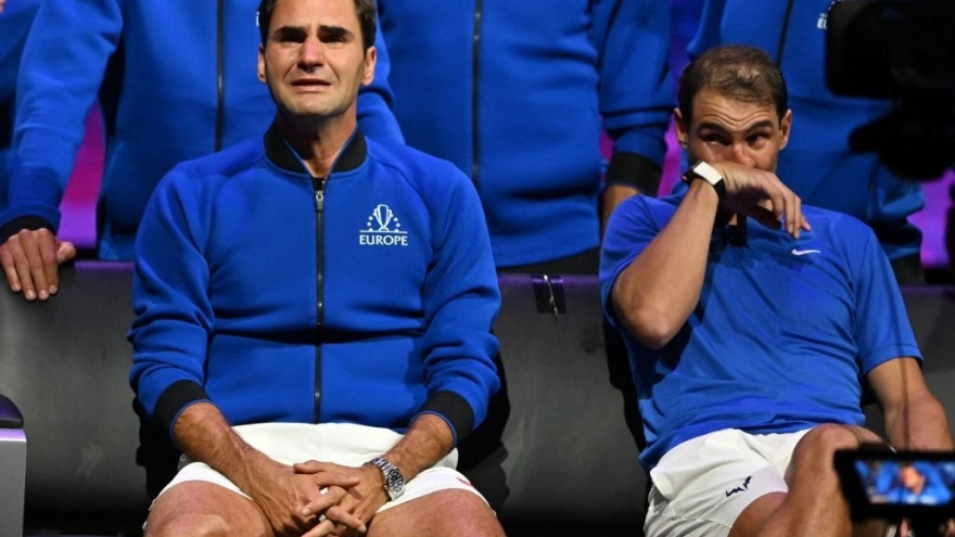 Nadal bật khóc khi Federer rơi lệ trong ngày chia tay quần vợt