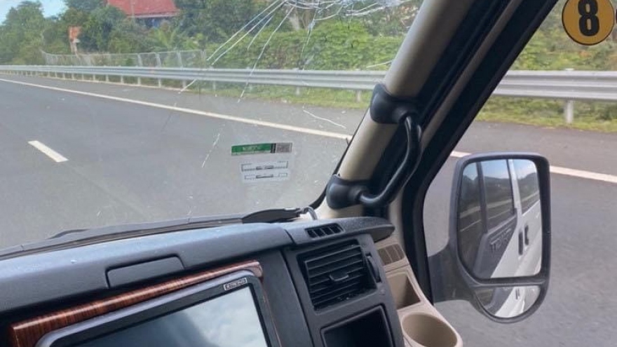 Xác minh nhóm đối tượng ném đá vào xe ô tô trên cao tốc Bắc Giang - Lạng Sơn