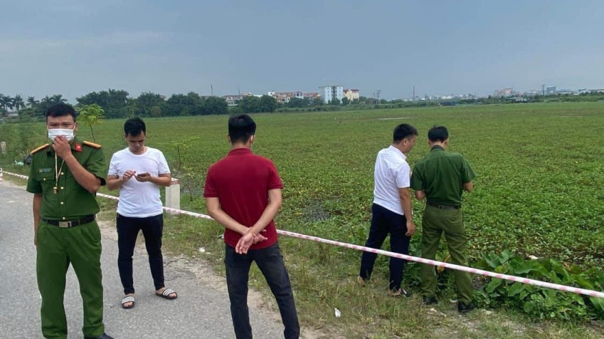 Điều tra vụ người đàn ông tử vong dưới mương nước tại Hà Nội