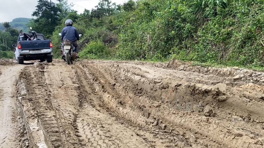 Trở ngại đường lên vùng cao tỉnh Quảng Nam