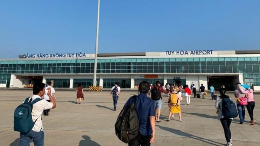 Sân bay đầu tiên ở Nam Trung Bộ hoạt động bình thường trở lại sau bão số 4