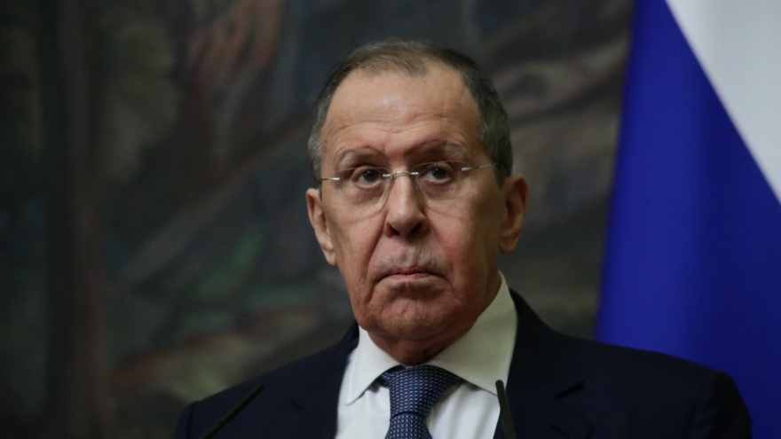 Ngoại trưởng Nga: Không cần duy trì hiện diện ngoại giao ở phương Tây