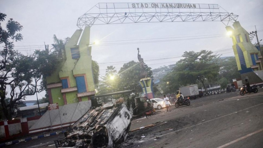 Indonesia phá dỡ sân vận động xảy ra vụ giẫm đạp khiến hơn 130 người chết