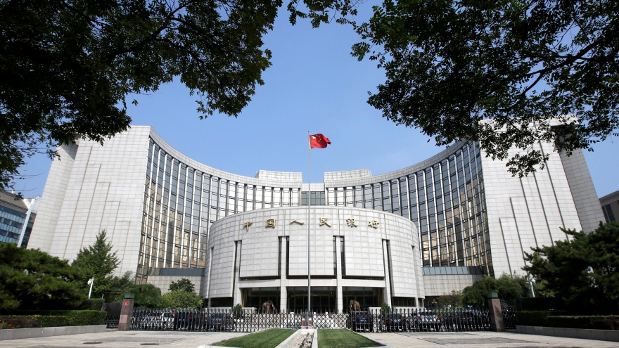 Một cựu quan chức ngân hàng Trung Quốc bị “song khai”