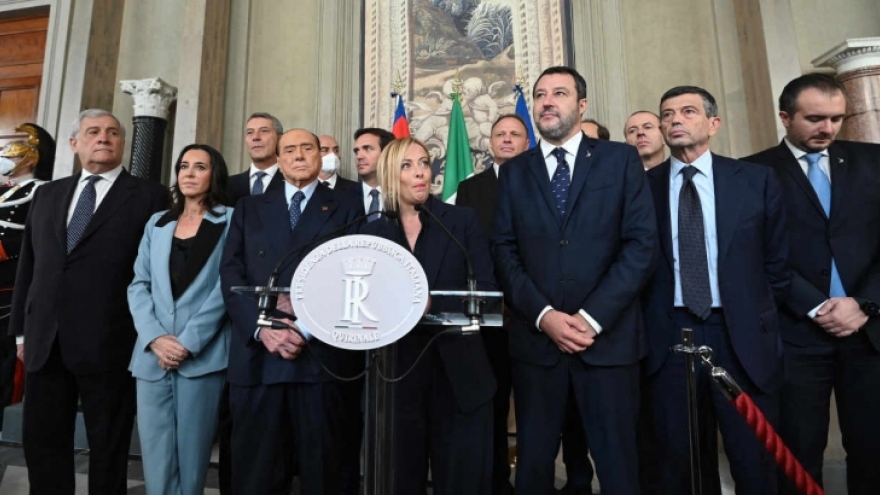Thủ tướng và chính phủ mới của Italy chính thức nhậm chức 