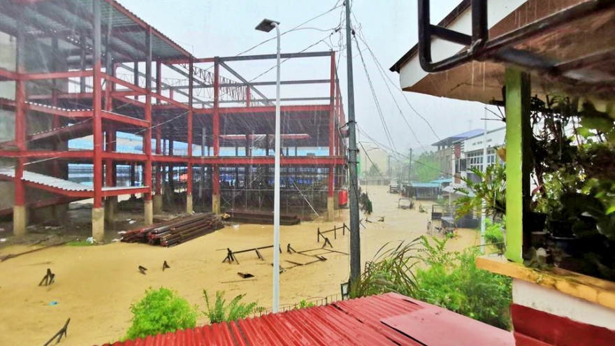 Bão Nalgae tàn phá, Philippines đề xuất tuyên bố tình trạng thiên tai quốc gia