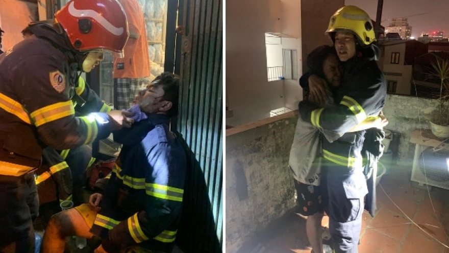 Phá cửa sân thượng, cứu 11 người mắc kẹt trong ngôi nhà cháy