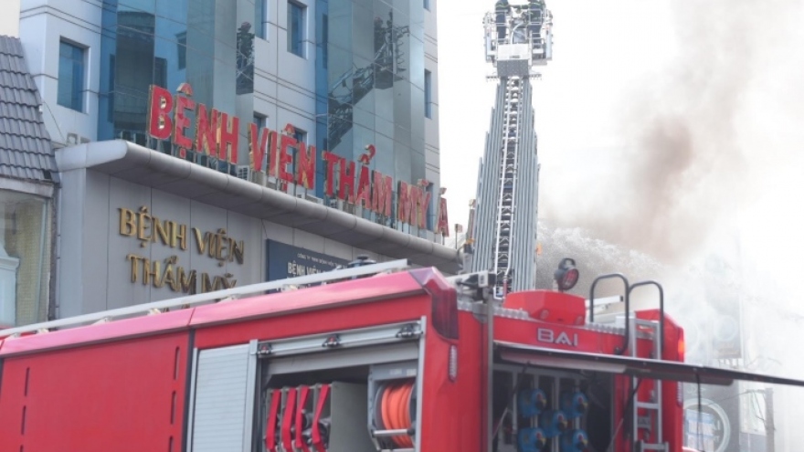 Hiện trường vụ cháy quán bar gần chợ Bến Thành, TP.HCM