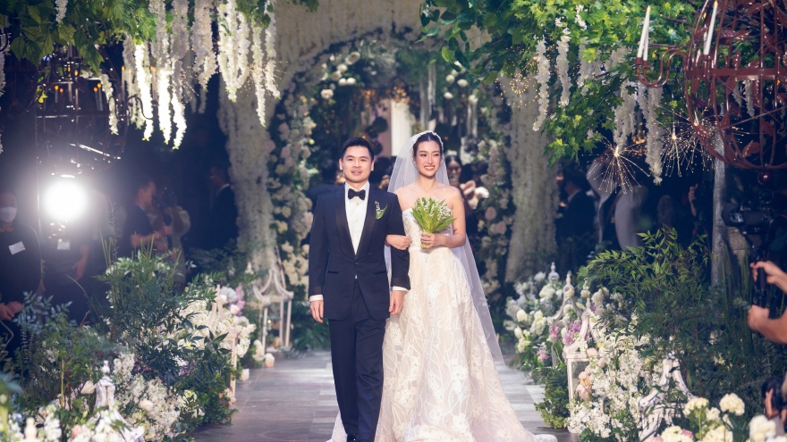 Hình ảnh đầy cảm xúc tại đám cưới Hoa hậu Đỗ Mỹ Linh và doanh nhân Đỗ Vinh Quang